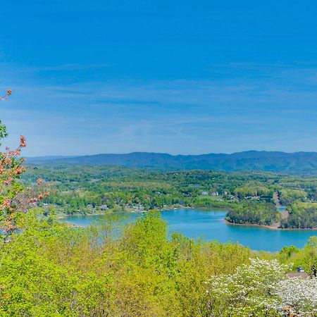 Lake-View Condo With Covered Deck In Hiawassee! Buitenkant foto