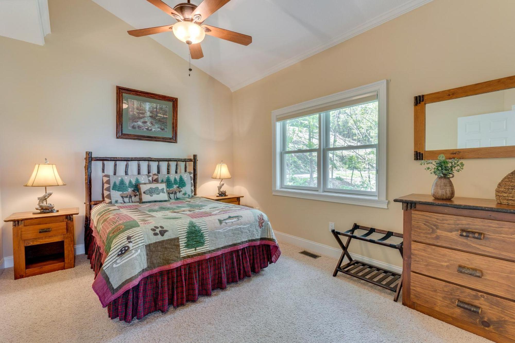 Lake-View Condo With Covered Deck In Hiawassee! Buitenkant foto