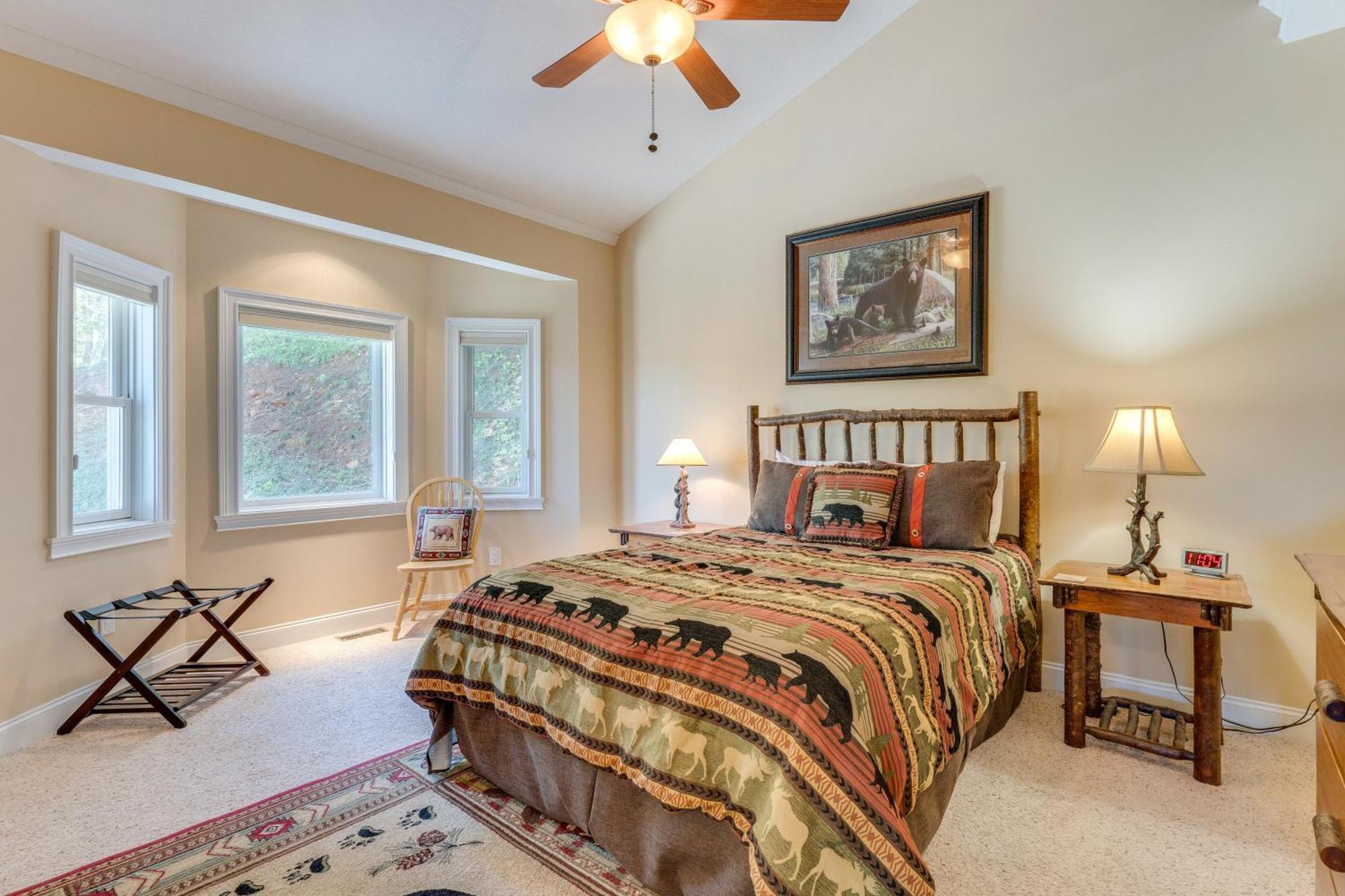 Lake-View Condo With Covered Deck In Hiawassee! Buitenkant foto
